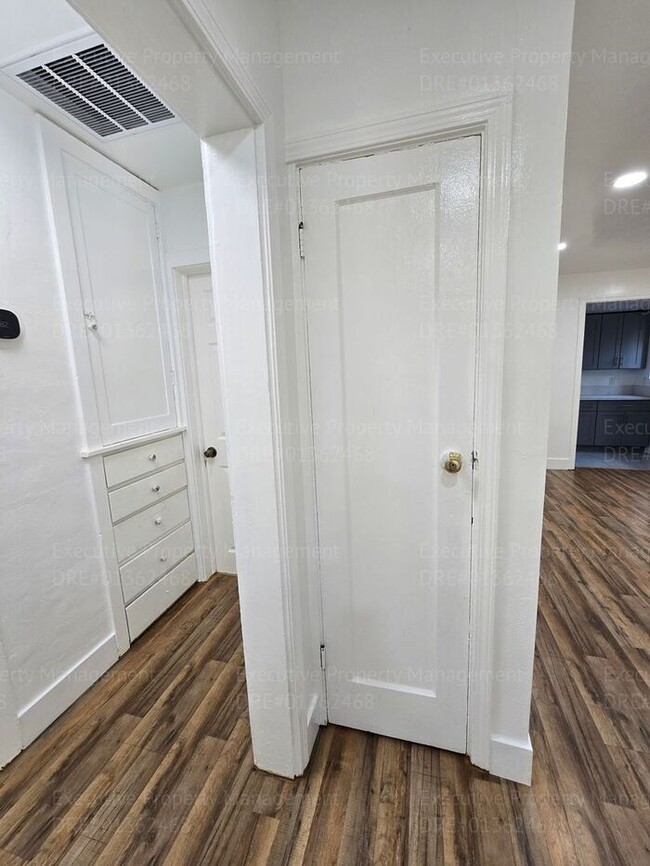 Building Photo - Remodeled 3 bedroom/ 1 bathroom