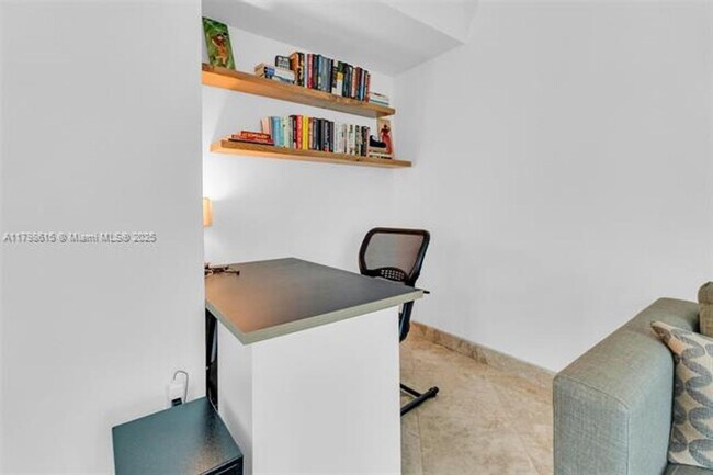 Building Photo - 1331 Brickell Bay Dr