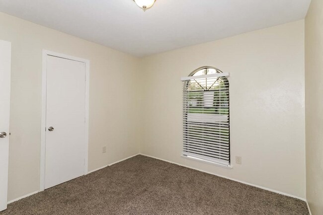 Building Photo - 3811 Coltwood Dr