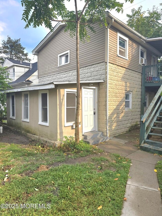 Primary Photo - 316 8th Ave