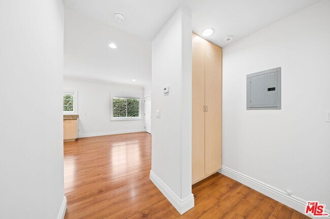 Building Photo - 14654 Gault St