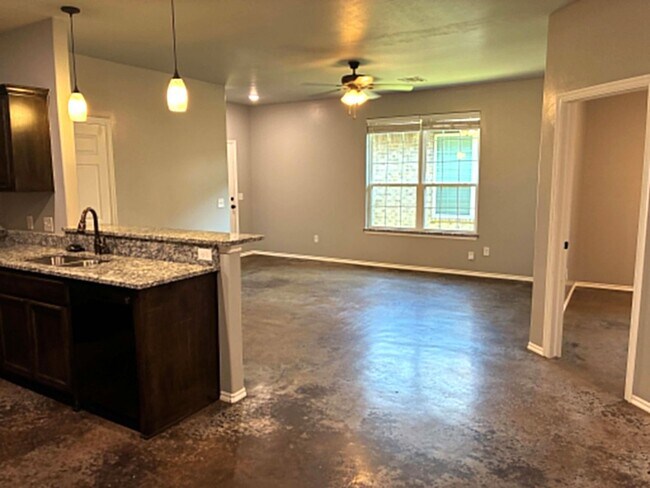 Building Photo - 7508 Redbud Villas Ct