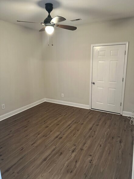 Building Photo - 32 E Oleander Dr