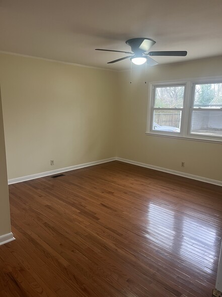 Master bedroom - 1827 Middle Tennessee Blvd