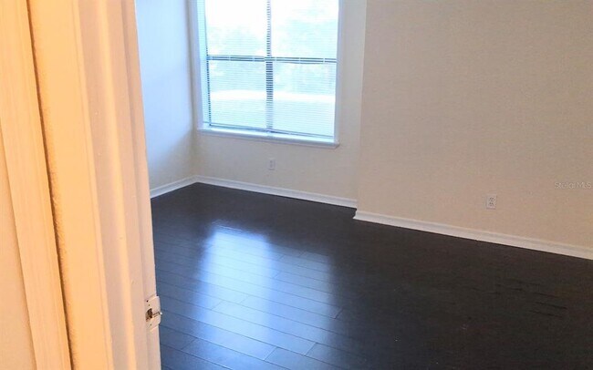 Building Photo - 3044 Antique Oaks Cir