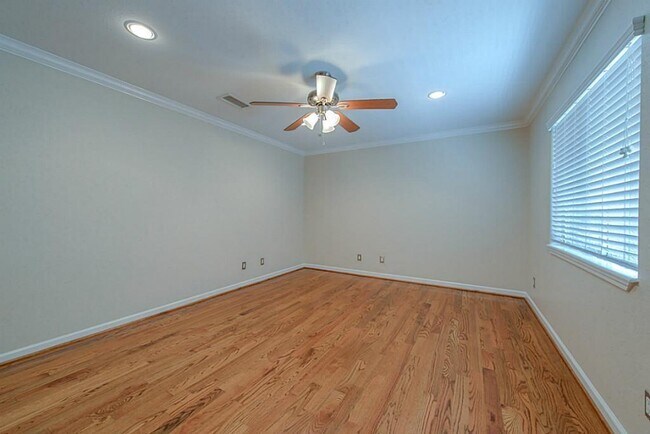 Building Photo - 1449 Heights Blvd