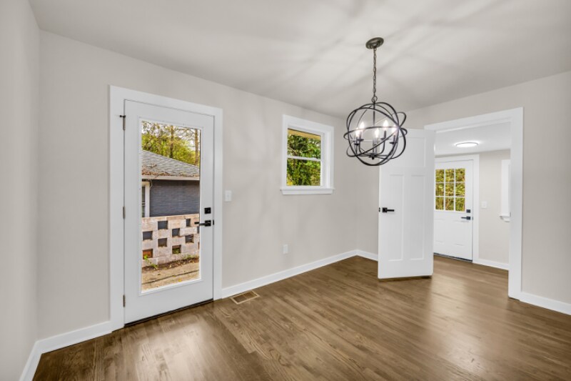 Building Photo - 53 Springside Dr SE