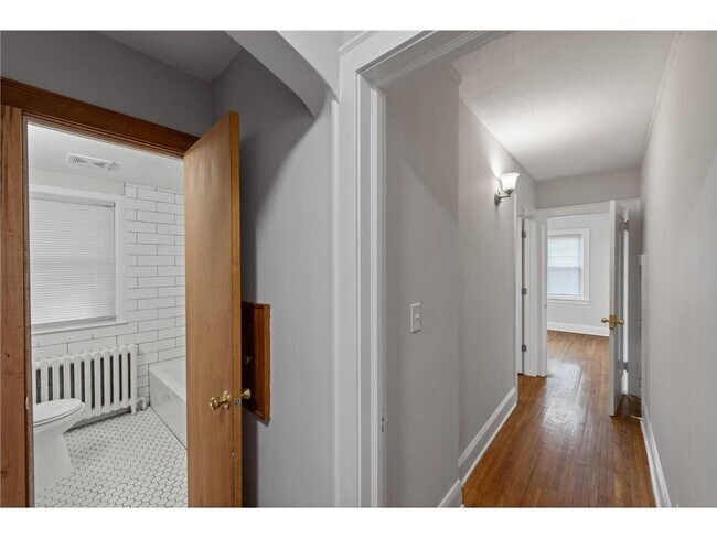 Building Photo - 4253 N James Ave