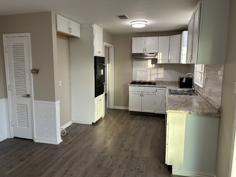 Building Photo - 5507 Floyd Ave