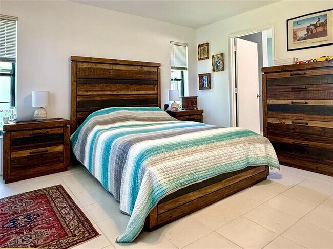 Building Photo - 10952 Roebelini Palm Ct