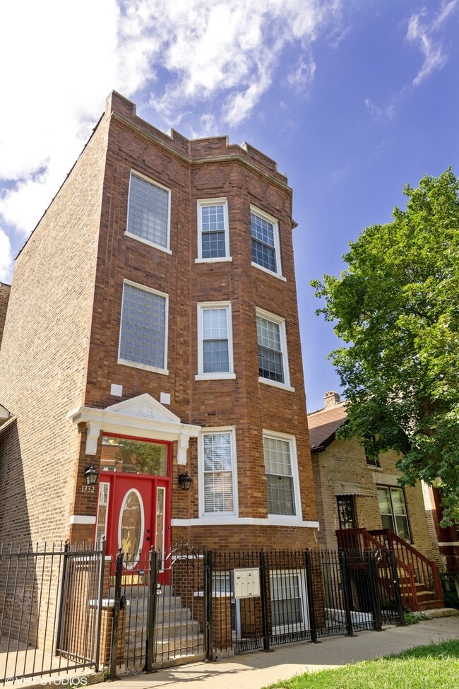 Primary Photo - 1332 N Campbell Ave