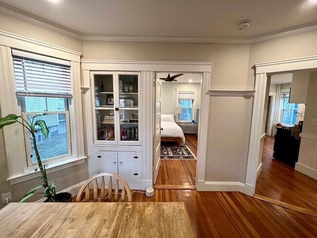 Building Photo - 12 Rosemary St