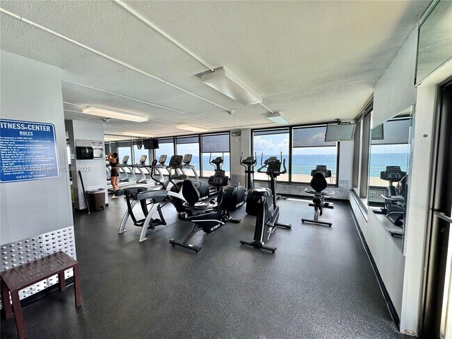 Building Photo - 5555 Collins Ave