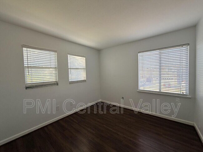 Building Photo - 108 Hornfels Ave