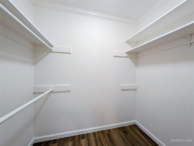 Building Photo - 3044 Franklin St