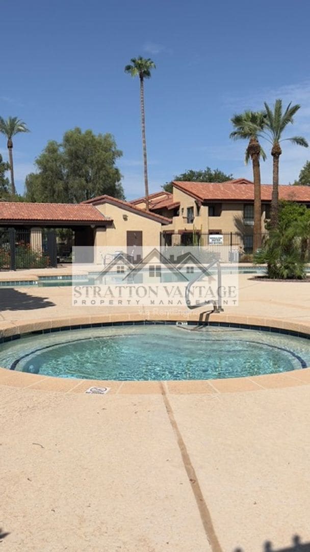 Building Photo - 1351 N Pleasant Dr