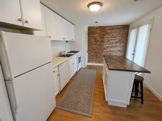Building Photo - 2435 Grays Ferry Ave