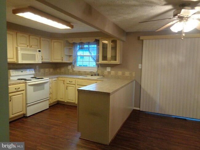 Building Photo - 4020 Rustico Rd