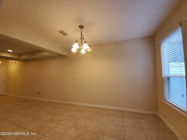 Building Photo - 13 La Paz Wy