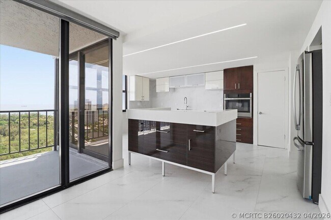 Building Photo - 936 Intracoastal Dr