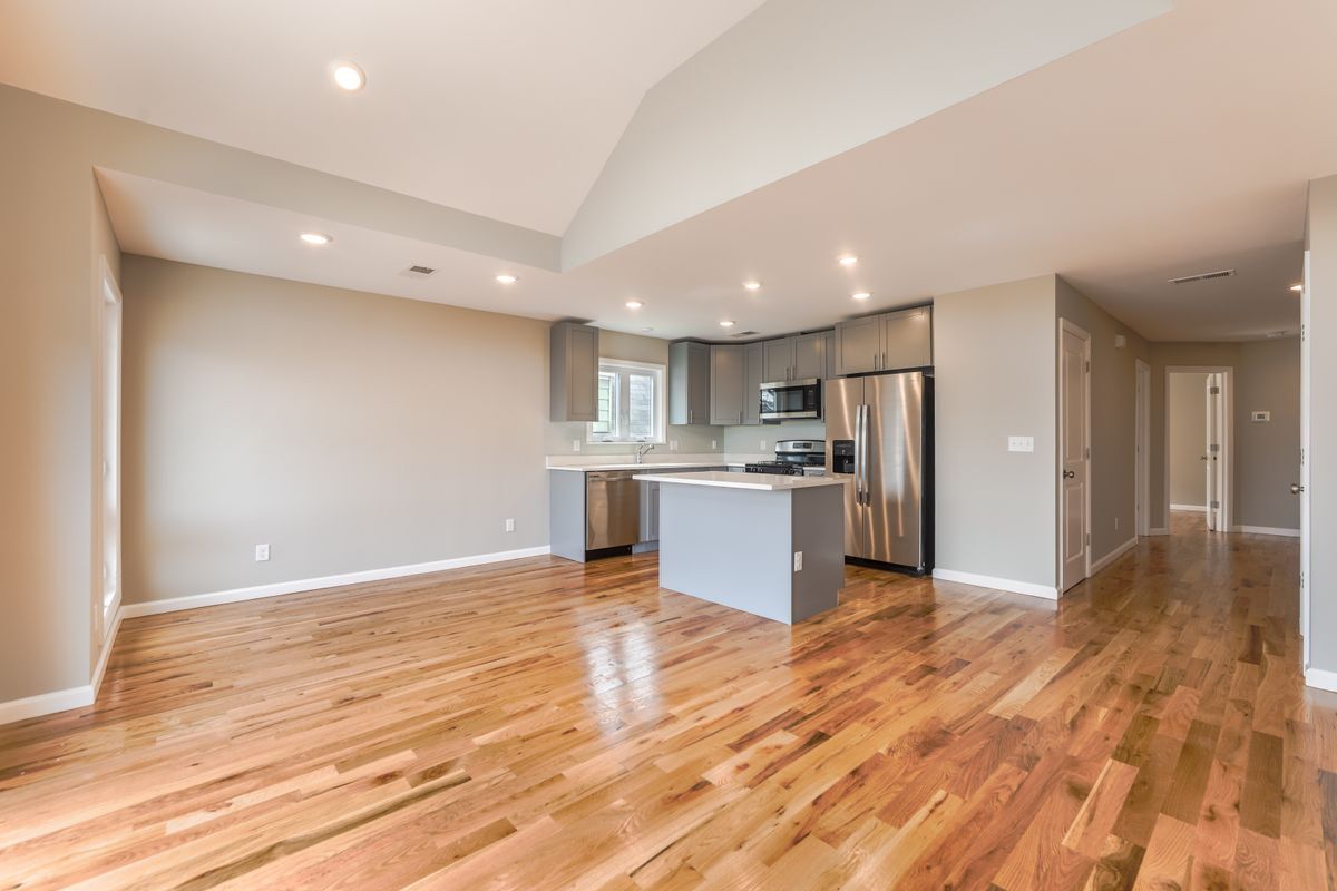 Building Photo - 255 Chadwick Ave