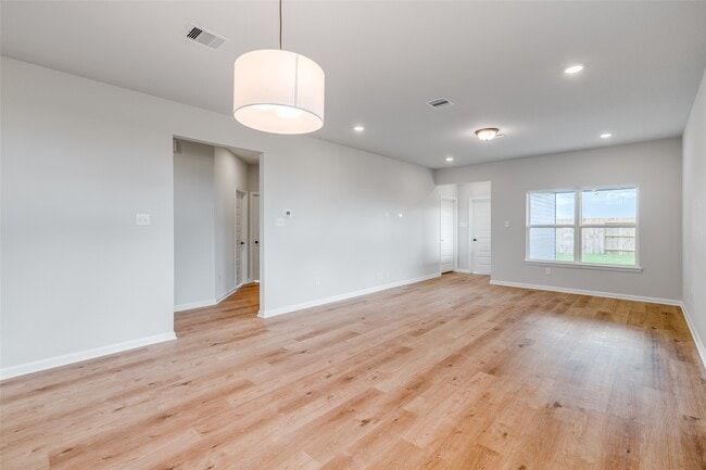 Building Photo - 32315 Clouser Minnou Ct