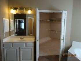 Building Photo - 3104 Angus Dr