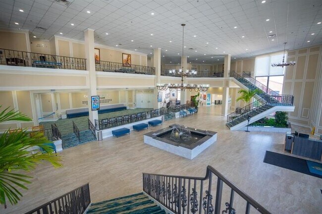 Building Photo - 355 Oakridge T