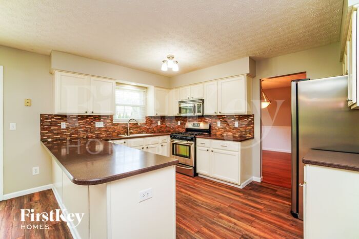 Building Photo - 841 Elgin Cir