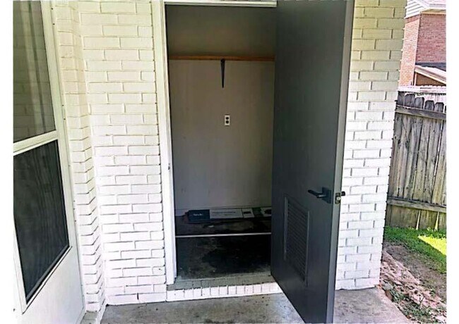 Building Photo - 106 Brendalwood Ln