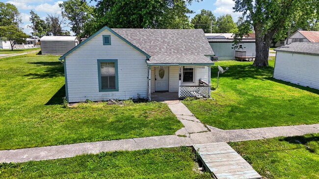 Building Photo - 216 Rollins St
