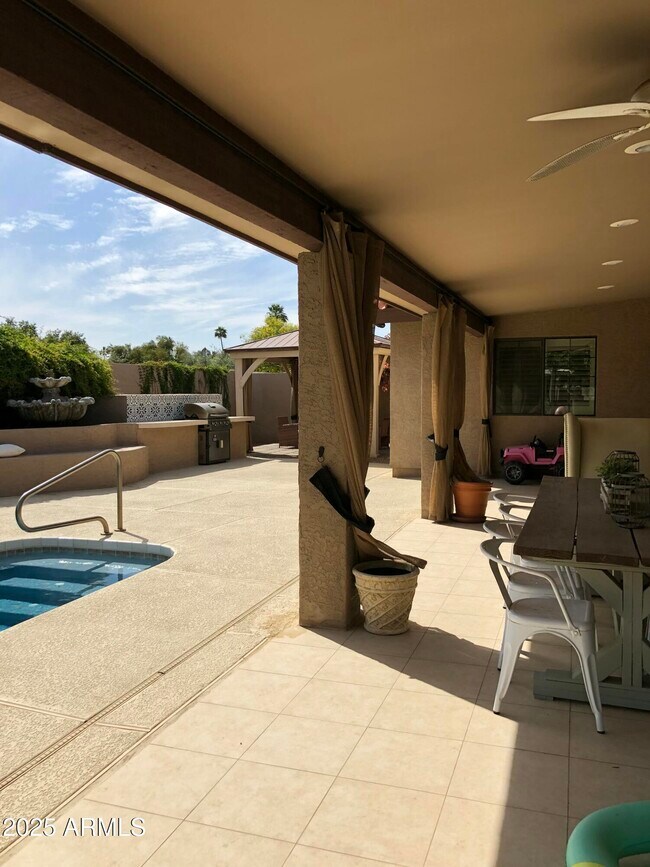 Building Photo - 8397 E Thoroughbred Trail