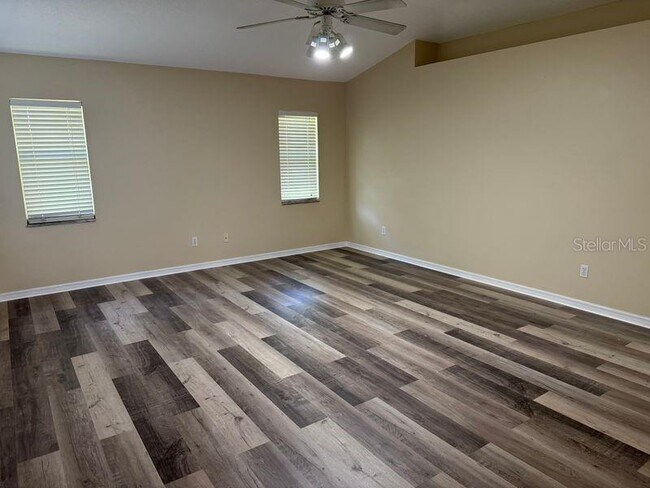 Building Photo - 839 Princeton Dr