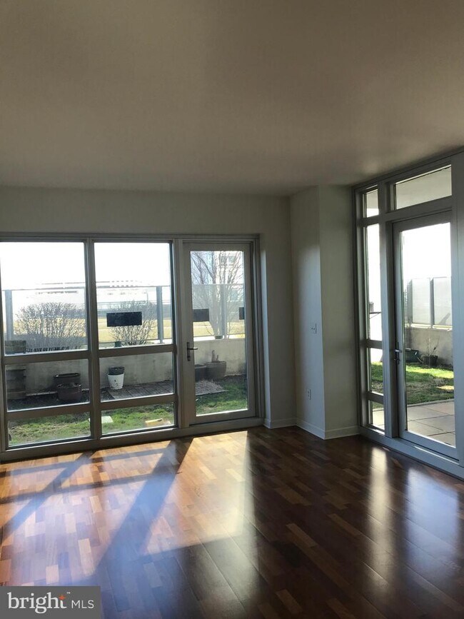 Building Photo - 901 N Penn St