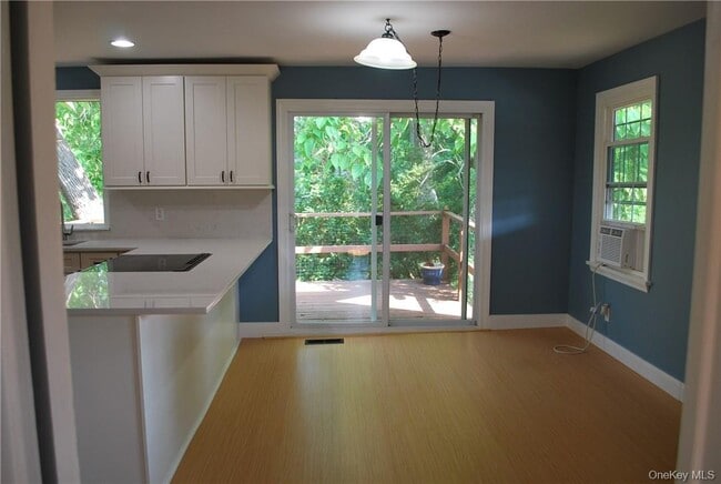 Building Photo - 249 Pine Island Turnpike