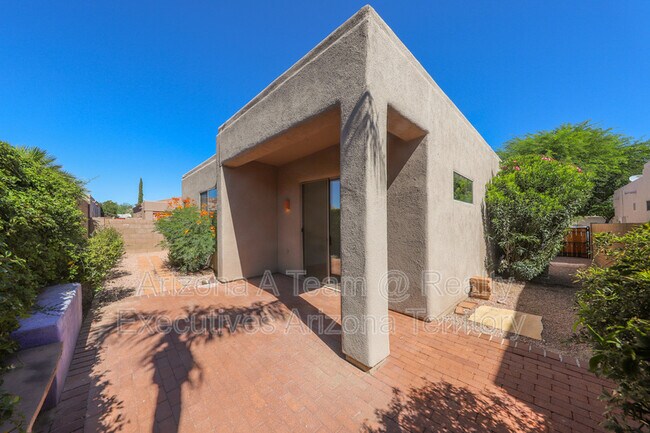 Building Photo - 7332 E Cll Infinito
