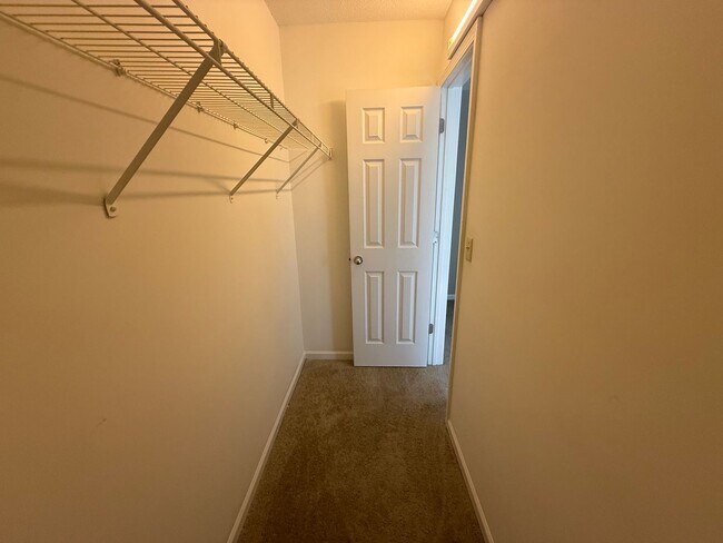 Building Photo - 760 Tavern Ct