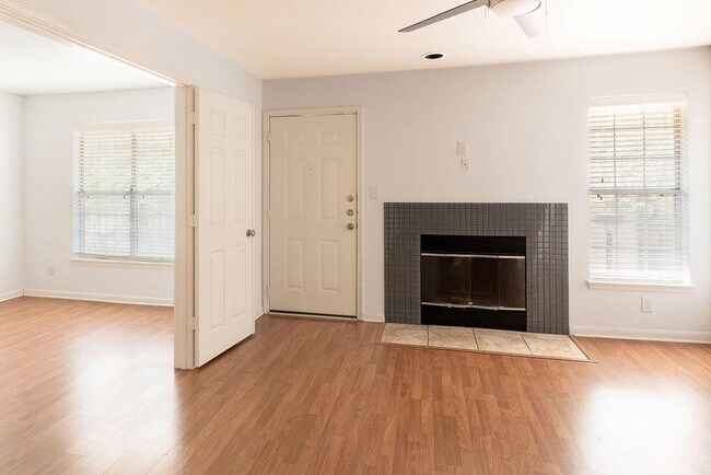 Building Photo - 7685 Northcross Dr