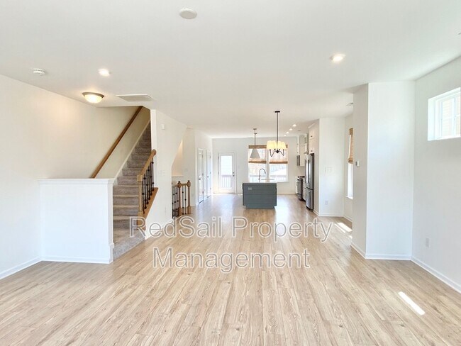 Building Photo - 1575 Green Hill St