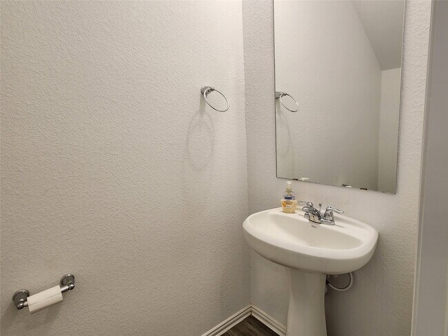 Building Photo - 31322 Whitfield Ct