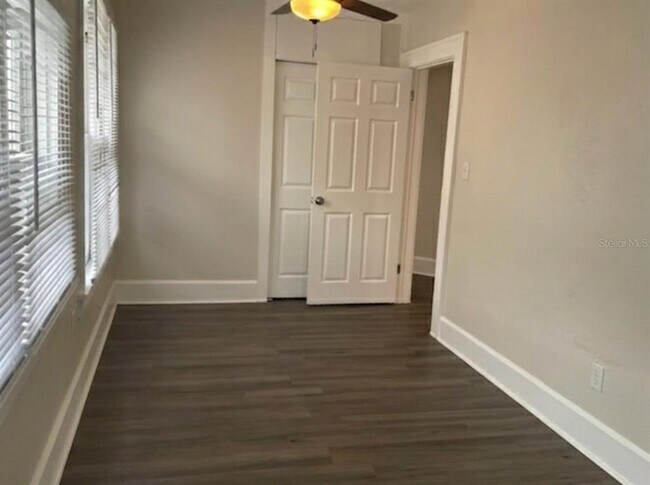 Building Photo - 3734 Burlington Ave N