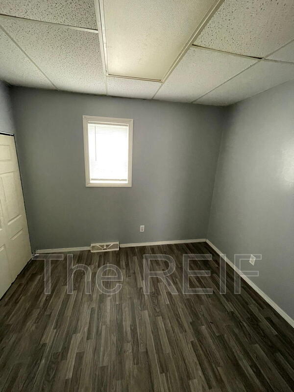 Building Photo - 813 S Mason St