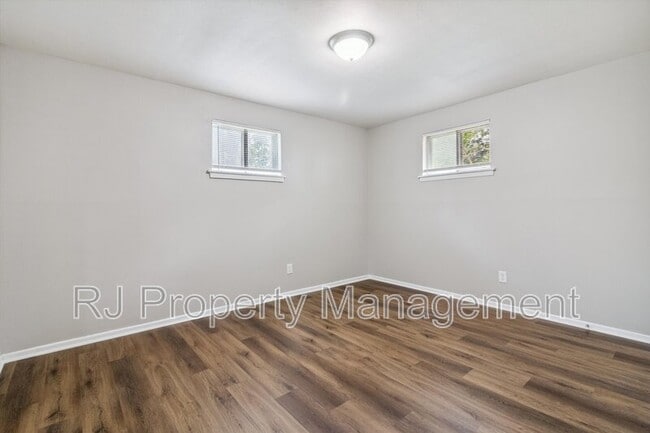 Building Photo - 2800 Tarbora Ave