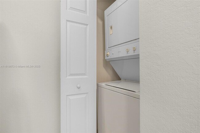 Building Photo - 9341 SW 171st Ct