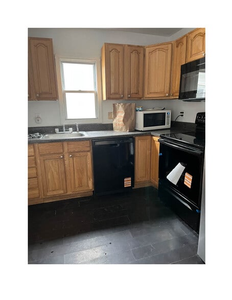 Building Photo - 1391 Park Ave