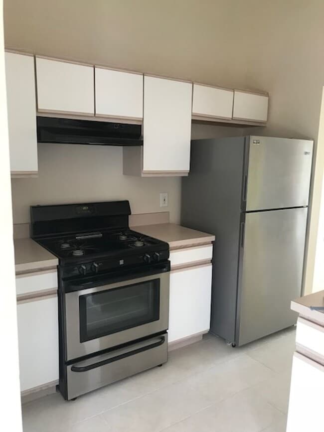 Building Photo - 3-Bedroom For Rent By Posner Park!