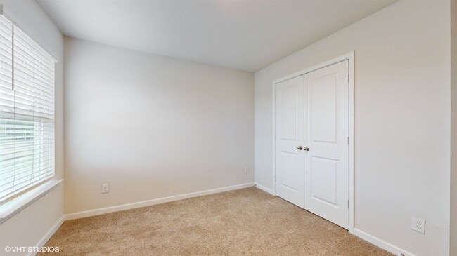 Building Photo - 3302 Bridgewood Dr