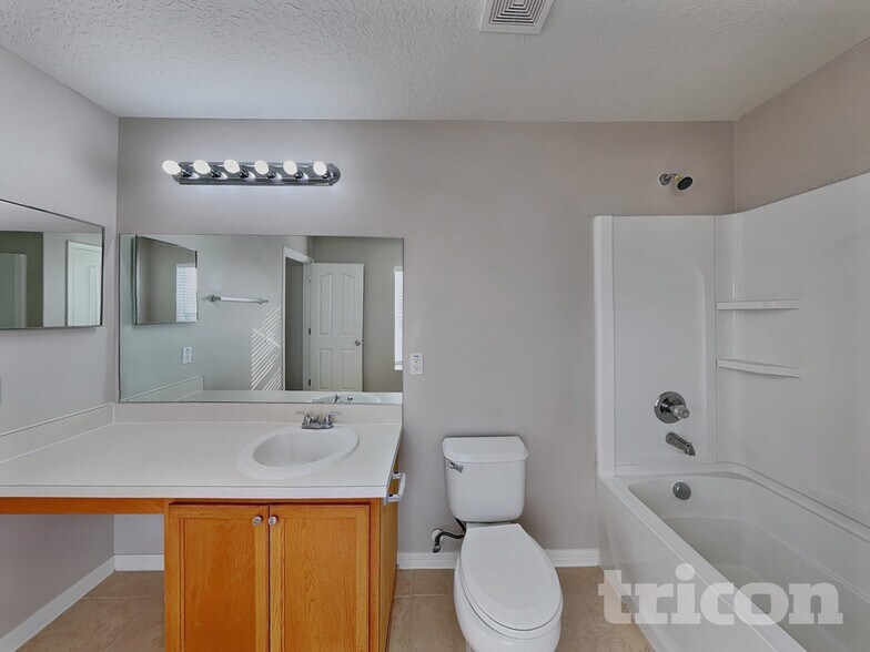 Building Photo - 19706 Timberbluff Dr