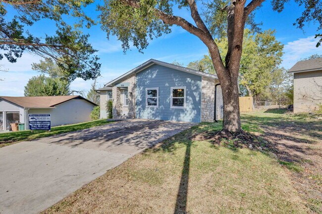 Building Photo - 8216 View Ridge Dr