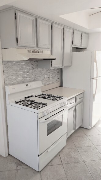 Building Photo - 37025 Brynford Dr